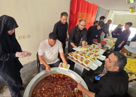 بیش از هزار خانواده معلول و مددجوی بهزیستی سلماس مهمان سفره اطعام حسینی خیرین شدند