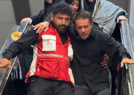 نجات جان شهروند مضطرب در مراسم تشییع رهبر شهید توسط امدادگر سلماسی